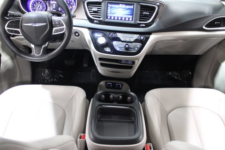 Used 2021 Chrysler Voyager Lxi FWD image 27