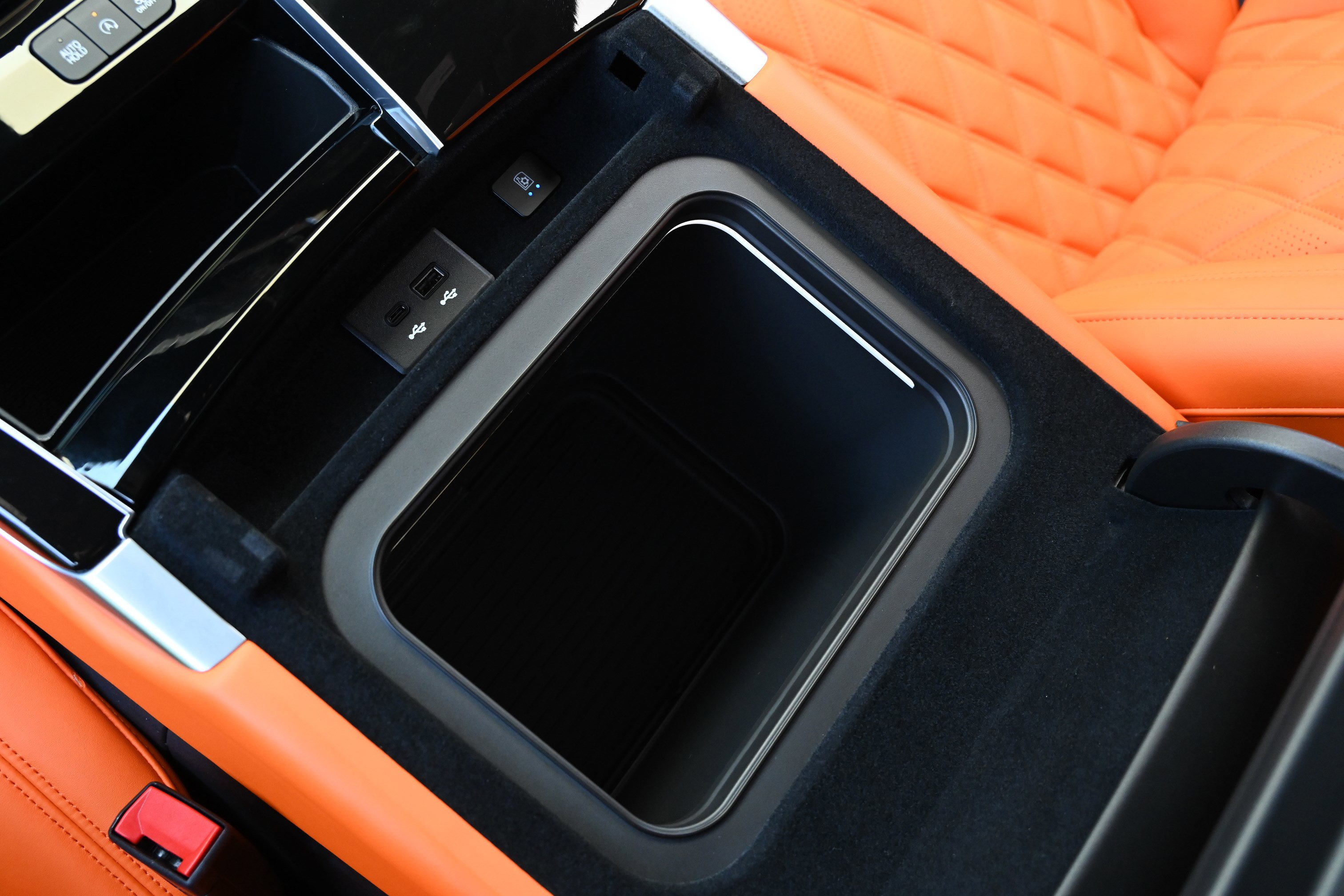 Used 2026 Cadillac Escalade ESV Platinum Sport w/ LPO, ONYX Package AWD/4WD image 26