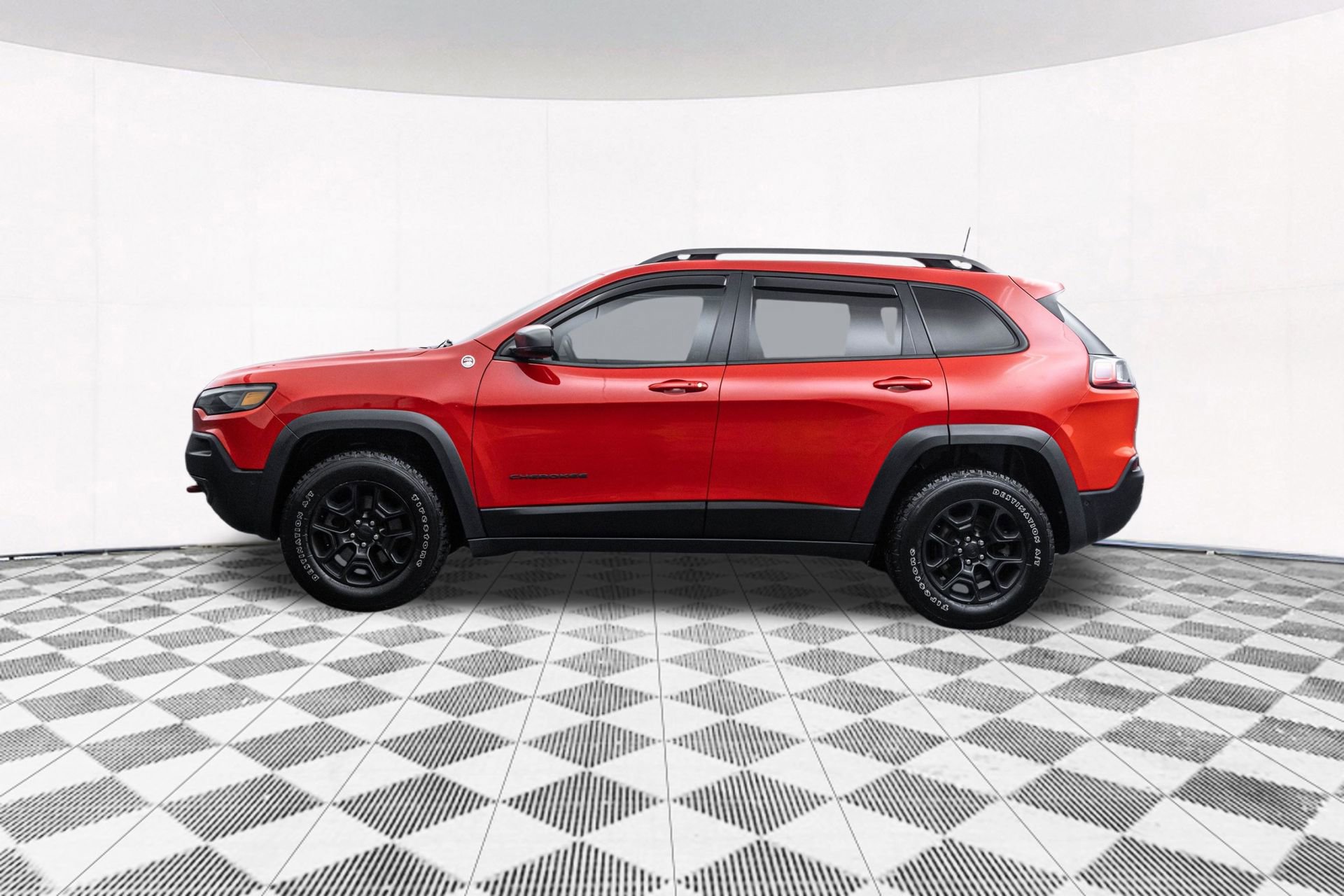 Used 2019 Jeep Cherokee Trailhawk image 7