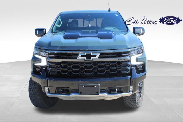 Used 2026 Chevrolet Silverado 1500 ZR2 w/ Dark Appearance Package video 2