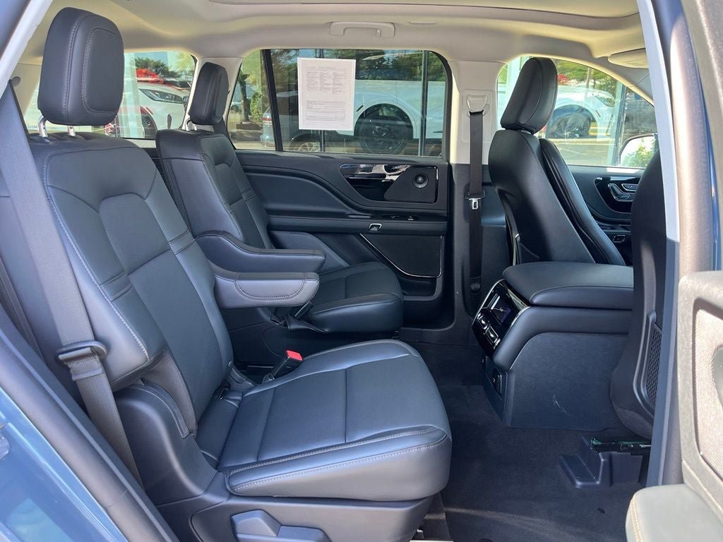 Used 2026 Lincoln Aviator AWD image 19