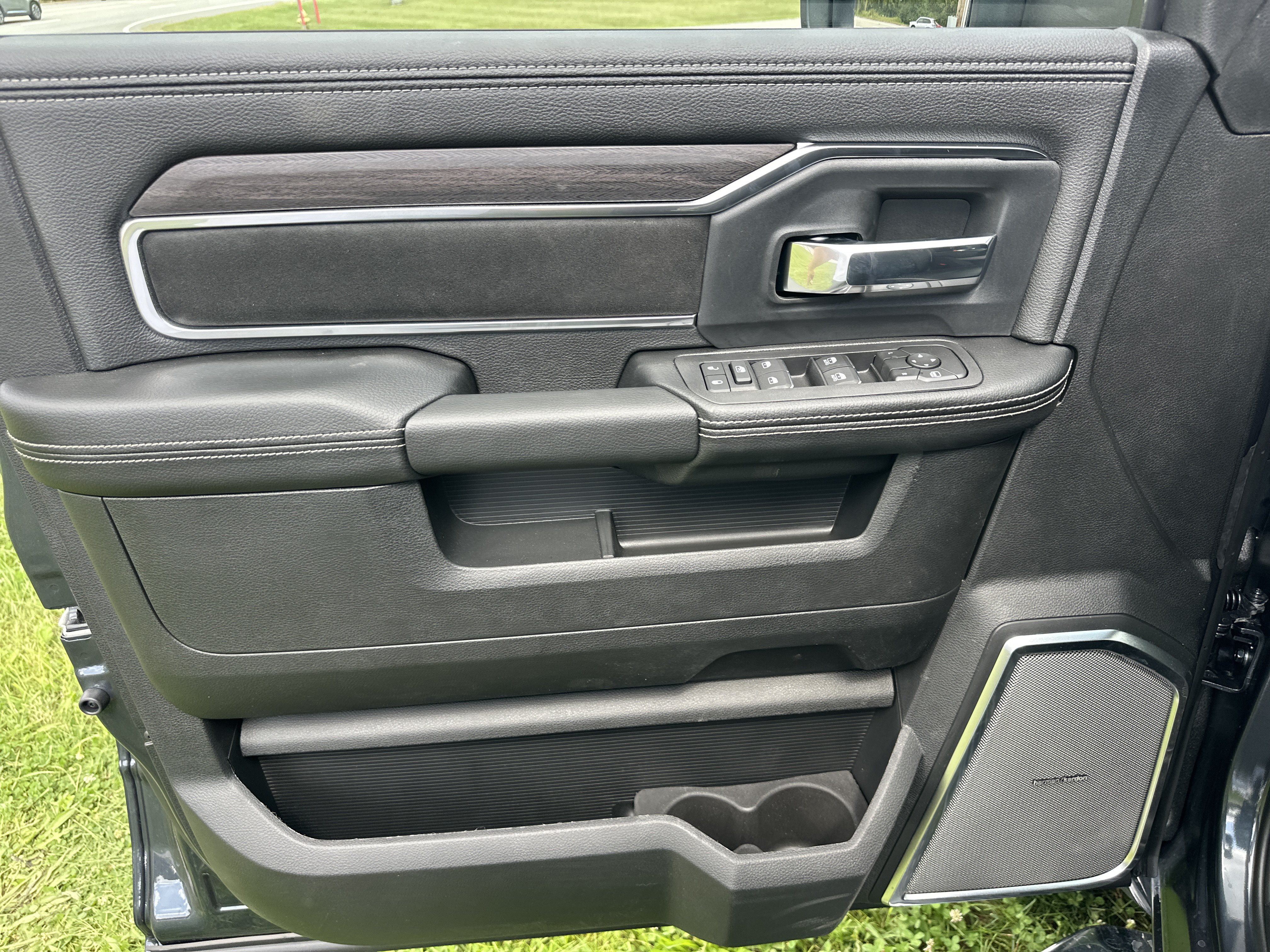 New 2027 RAM 5500 4x4 Crew Cab w/ Laramie Trim Package image 29