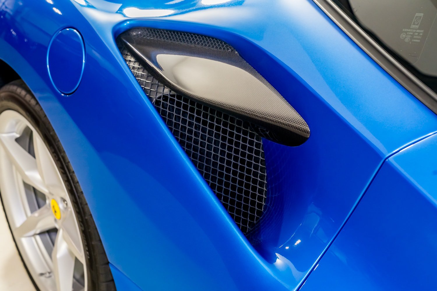 Certified 2022 Ferrari F8 Tributo RWD image 30