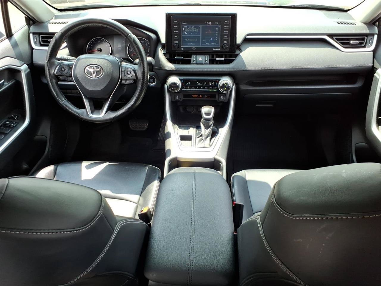 Used 2020 Toyota RAV4 XLE Premium w/ Carpet Mat Package FWD image 10