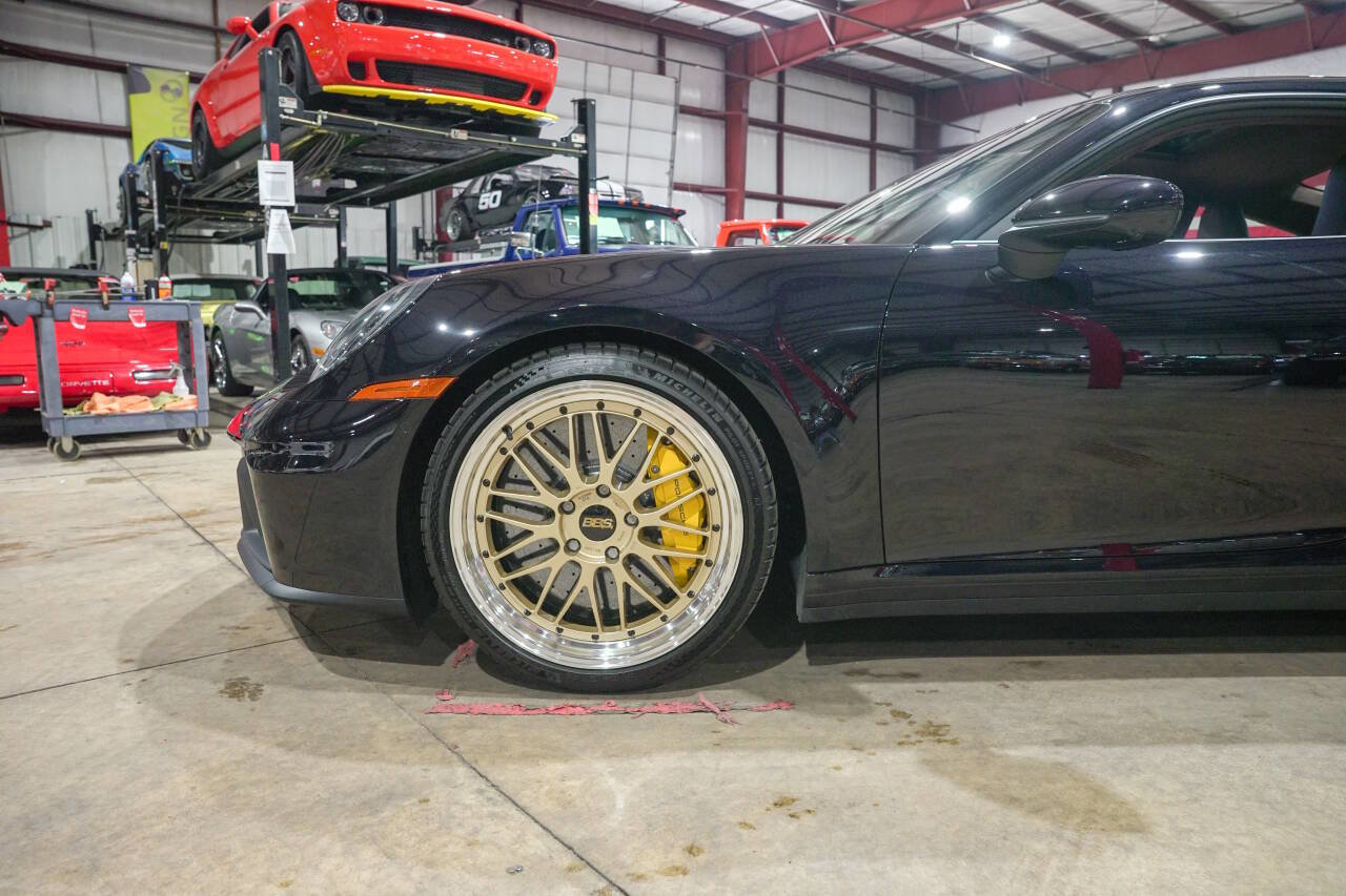 Used 2025 Porsche 911 GTS image 3