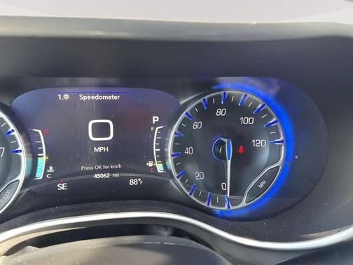 Used 2025 Chrysler Pacifica Select FWD image 19