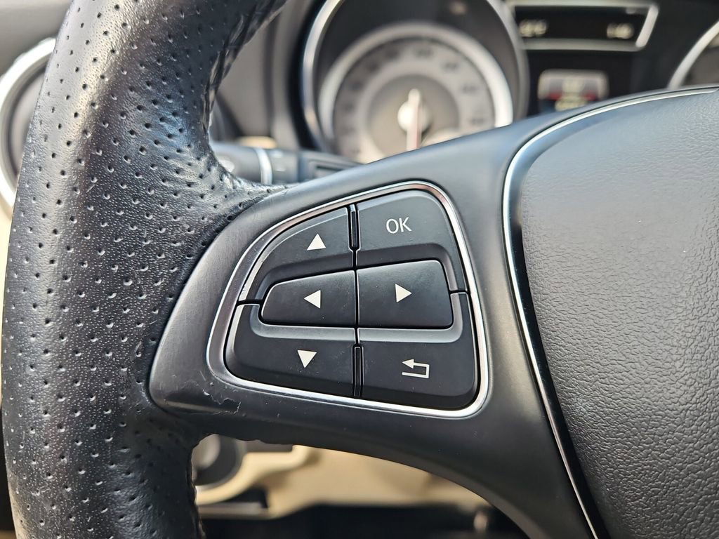 Used 2017 Mercedes-Benz GLA 250 image 25