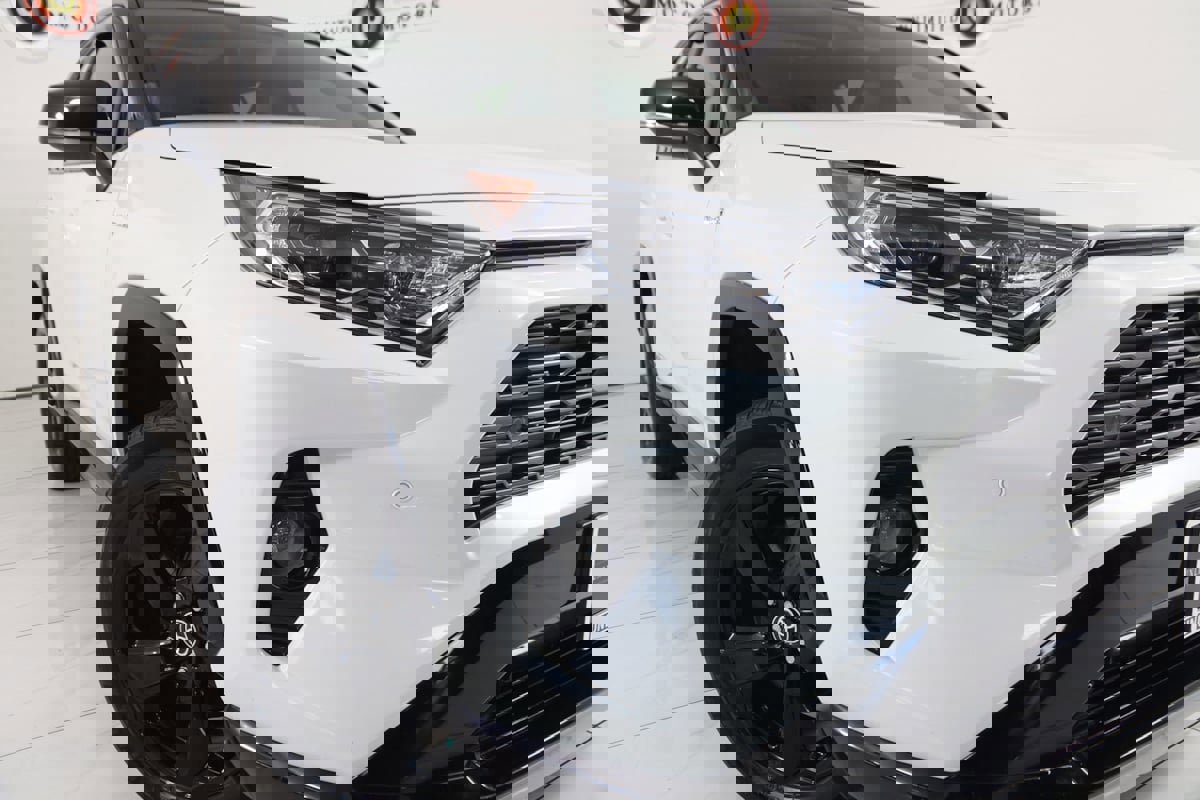 Used 2021 Toyota RAV4 XSE image 19