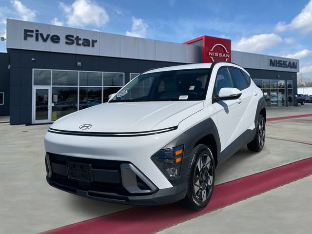 Used 2024 Hyundai Kona SEL AWD/4WD image 3