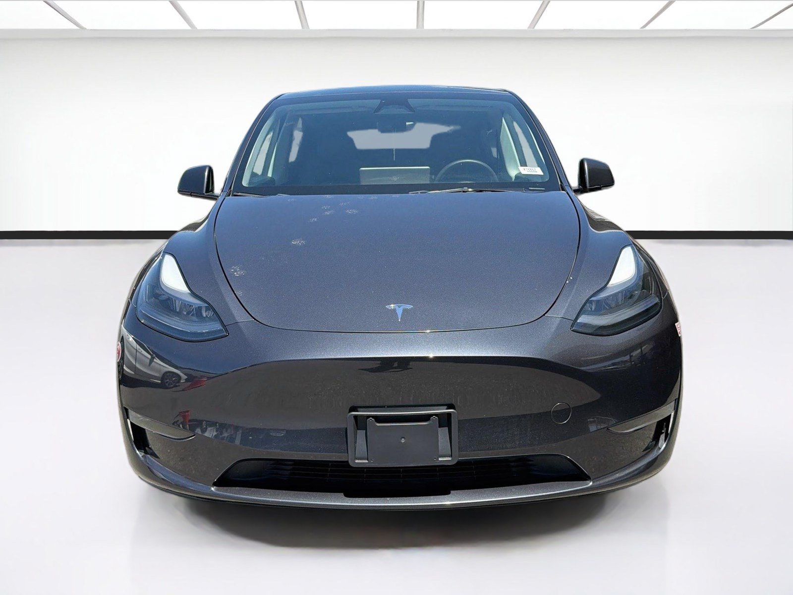 Used 2024 Tesla Model Y Long Range AWD/4WD image 2