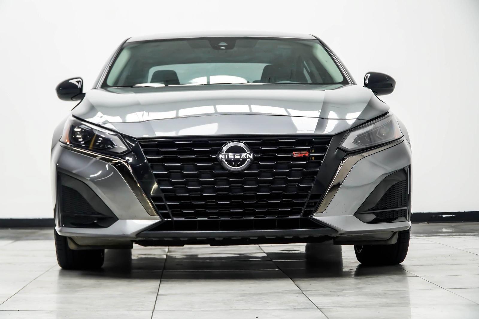 Used 2023 Nissan Altima 2.5 SR w/ SR Premium Package FWD image 9