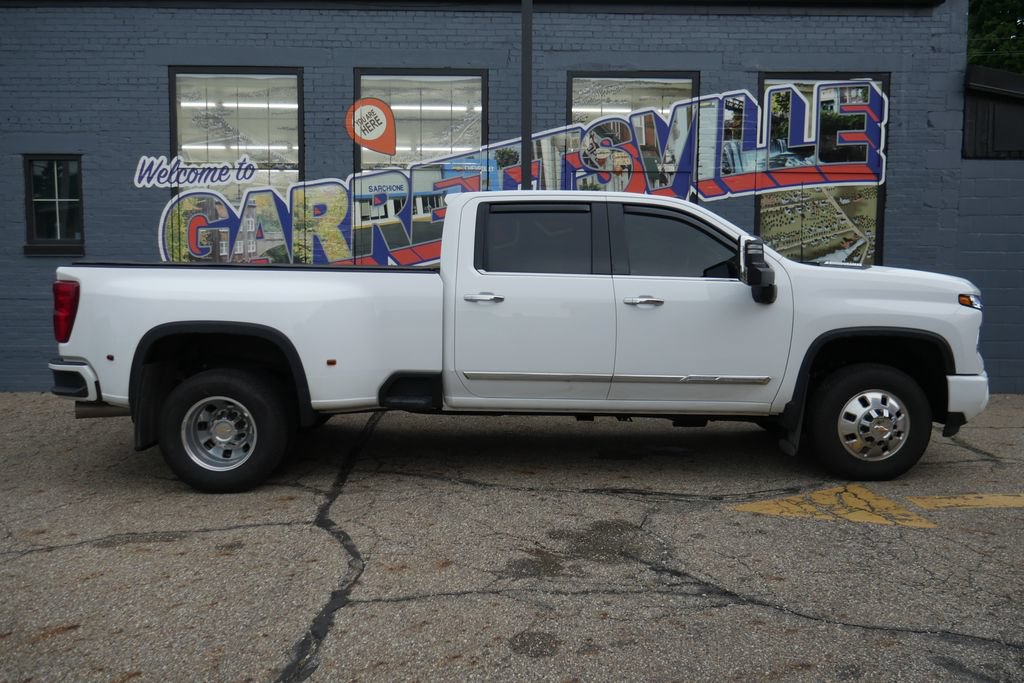 Used 2025 Chevrolet Silverado 3500 High Country w/ Technology Package AWD/4WD image 27