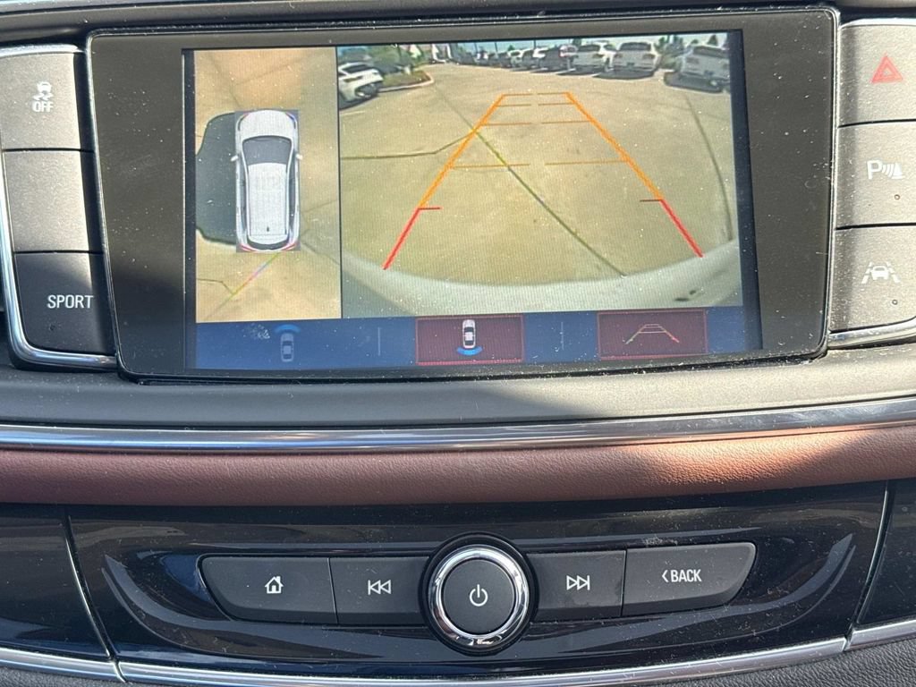 Used 2018 Buick Enclave Avenir w/ Avenir Technology Package FWD image 29