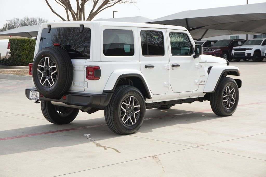 Used 2024 Jeep Wrangler Sahara image 5