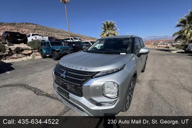 Used 2024 Mitsubishi Outlander 4WD Plug-In Hybrid image 1