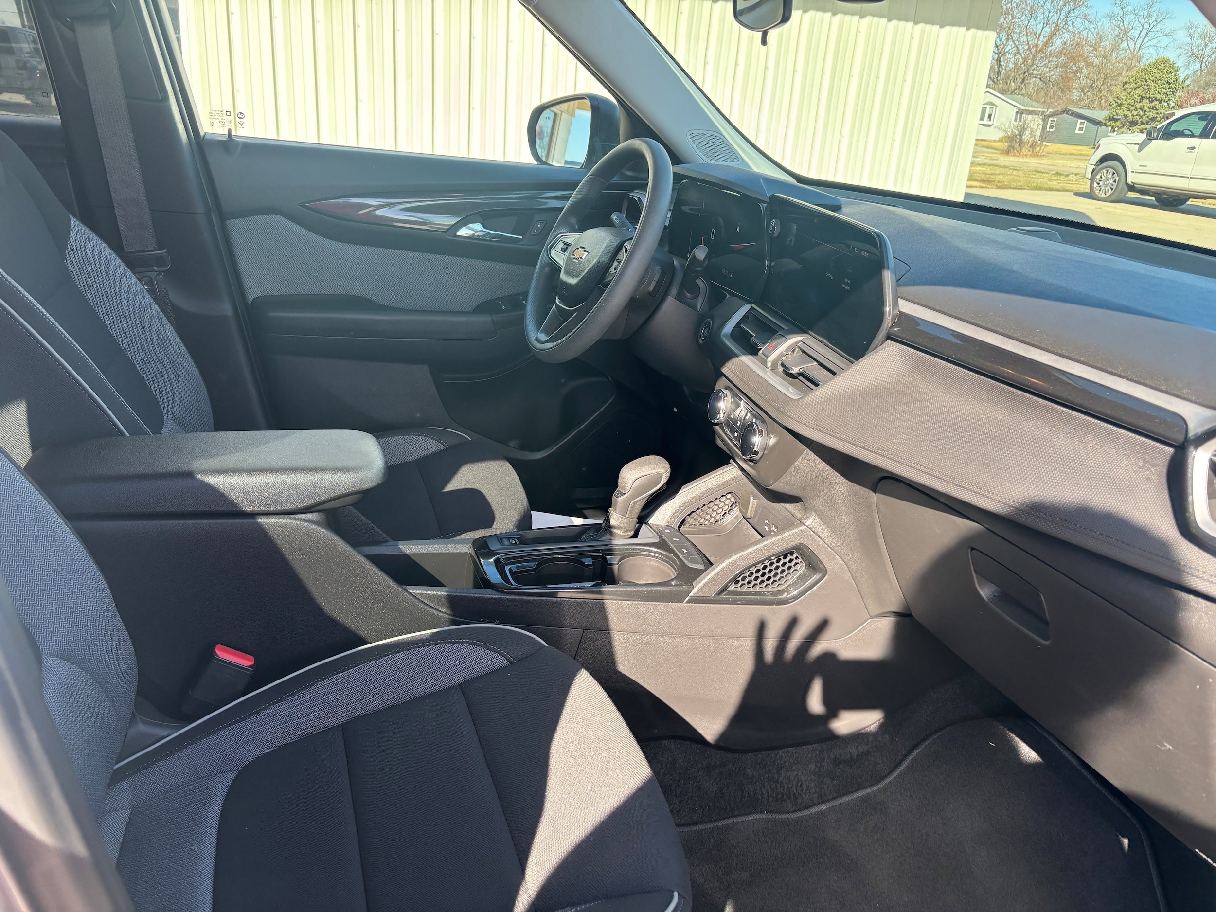 Used 2025 Chevrolet TrailBlazer LS w/ LS Convenience Package FWD image 12