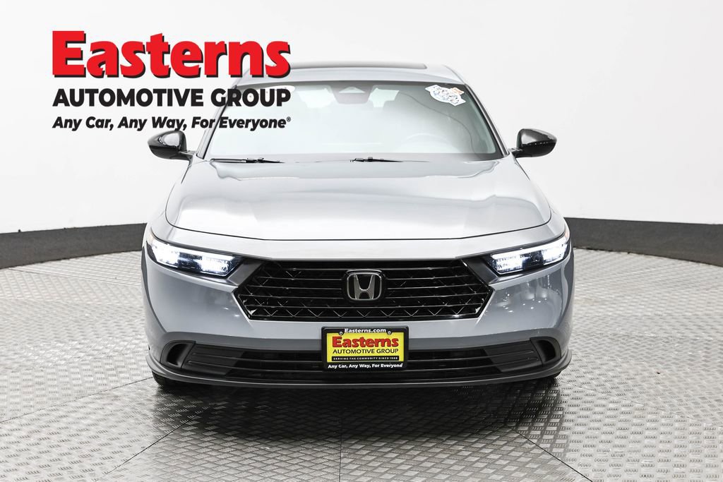 Used 2025 Honda Accord Sport image 2
