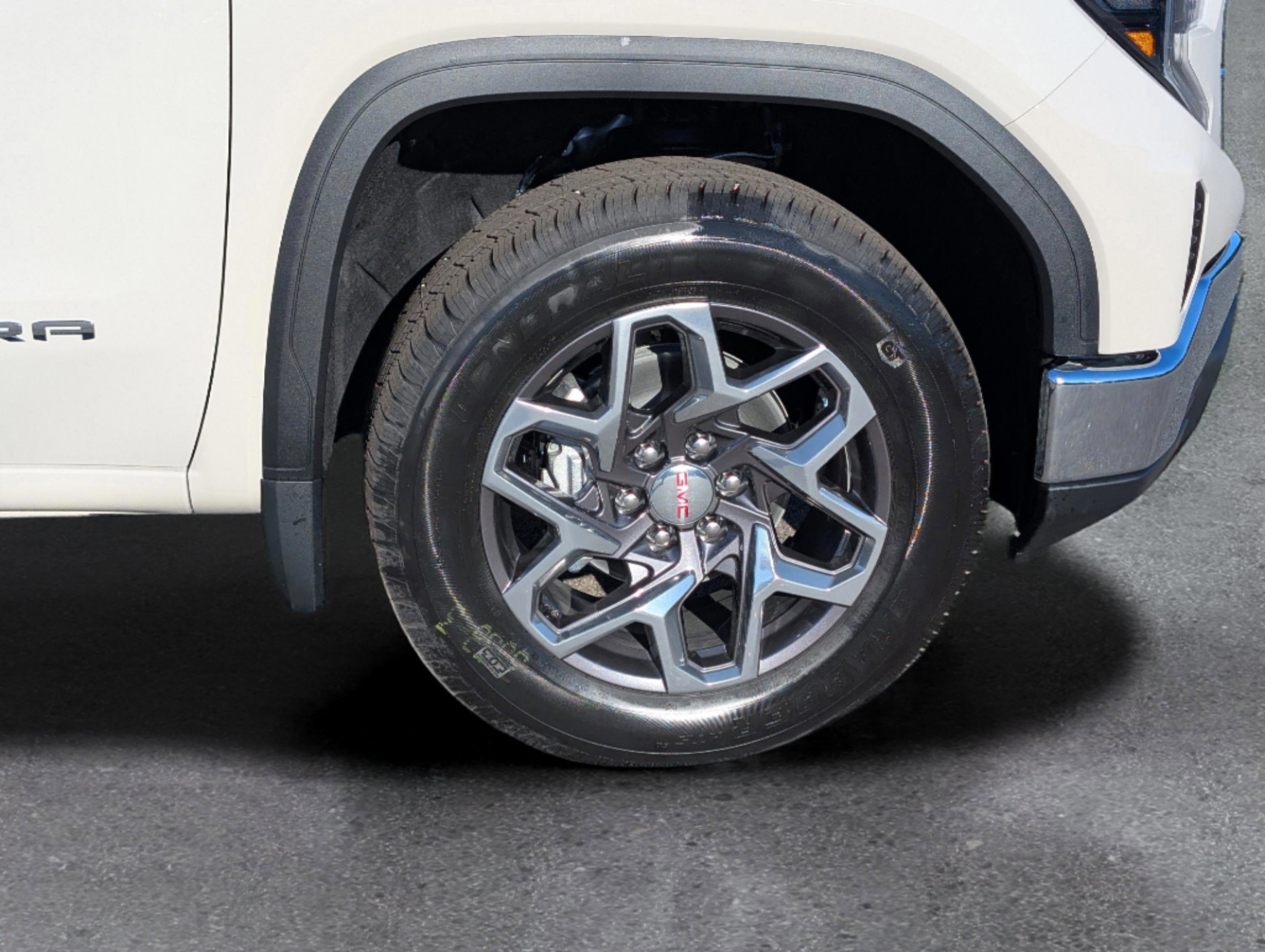 New 2026 GMC Sierra 1500 SLE image 6