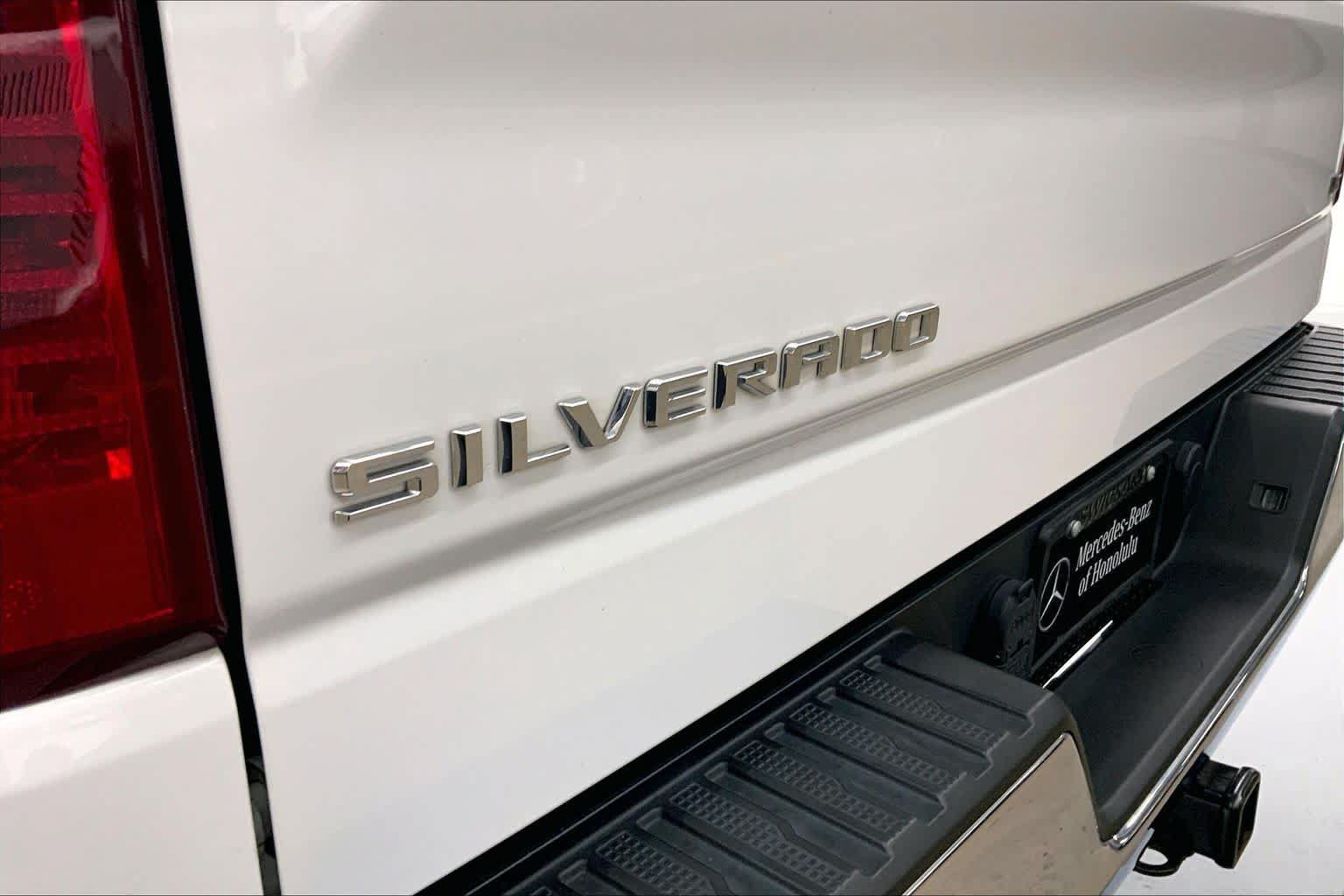 Used 2023 Chevrolet Silverado 1500 LT AWD/4WD image 12