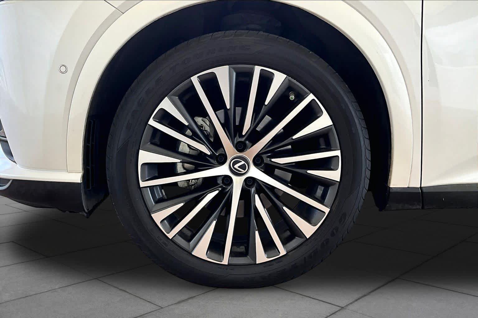 Used 2023 Lexus RX 350 Premium Plus w/ Cold Area Package FWD image 9