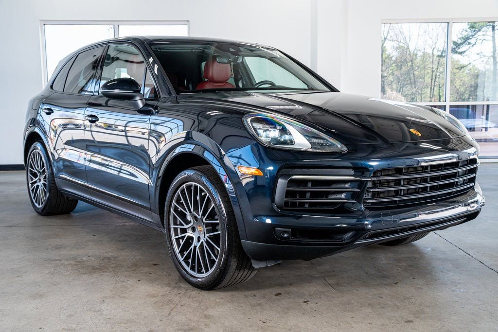 Used 2022 Porsche Cayenne Platinum Edition image 4