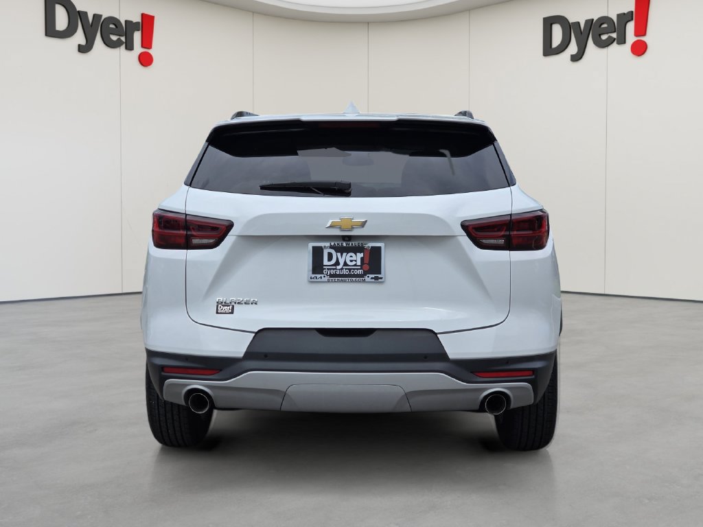 Used 2024 Chevrolet Blazer LT w/ Convenience Package FWD image 4