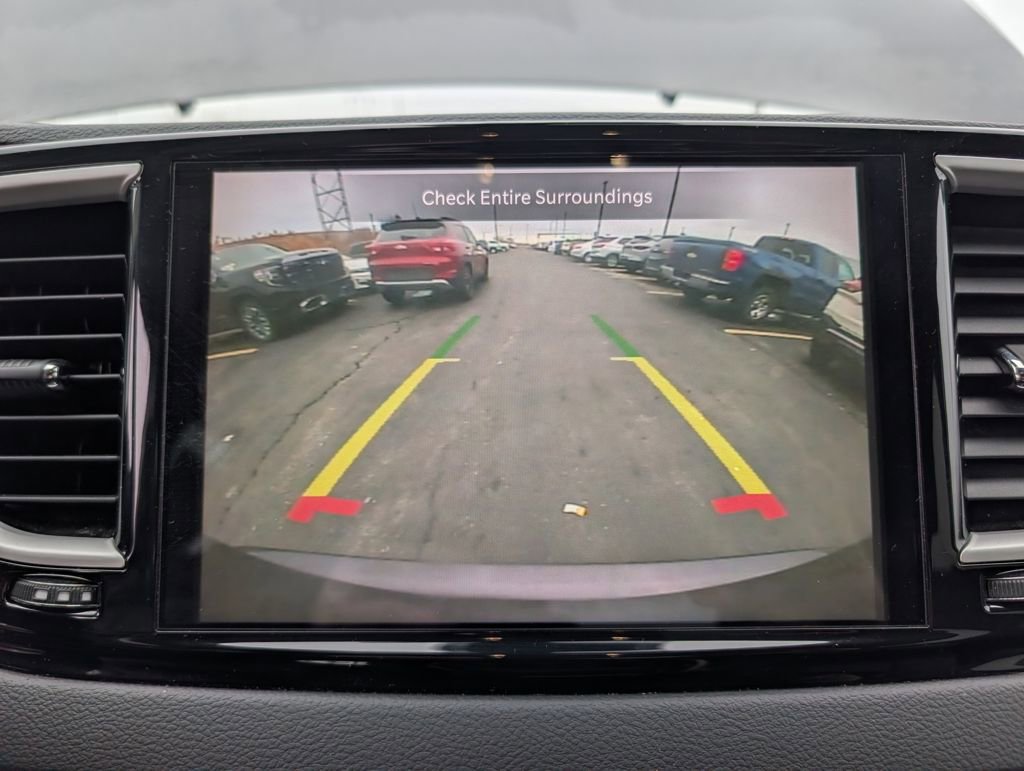 Used 2023 Chrysler Pacifica Touring-L image 16