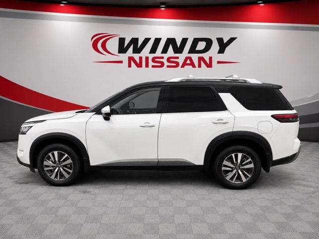 Used 2024 Nissan Pathfinder SL w/ Black Appearance Package FWD image 4