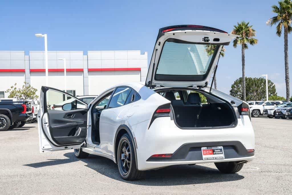 Used 2024 Toyota Prius LE FWD image 26