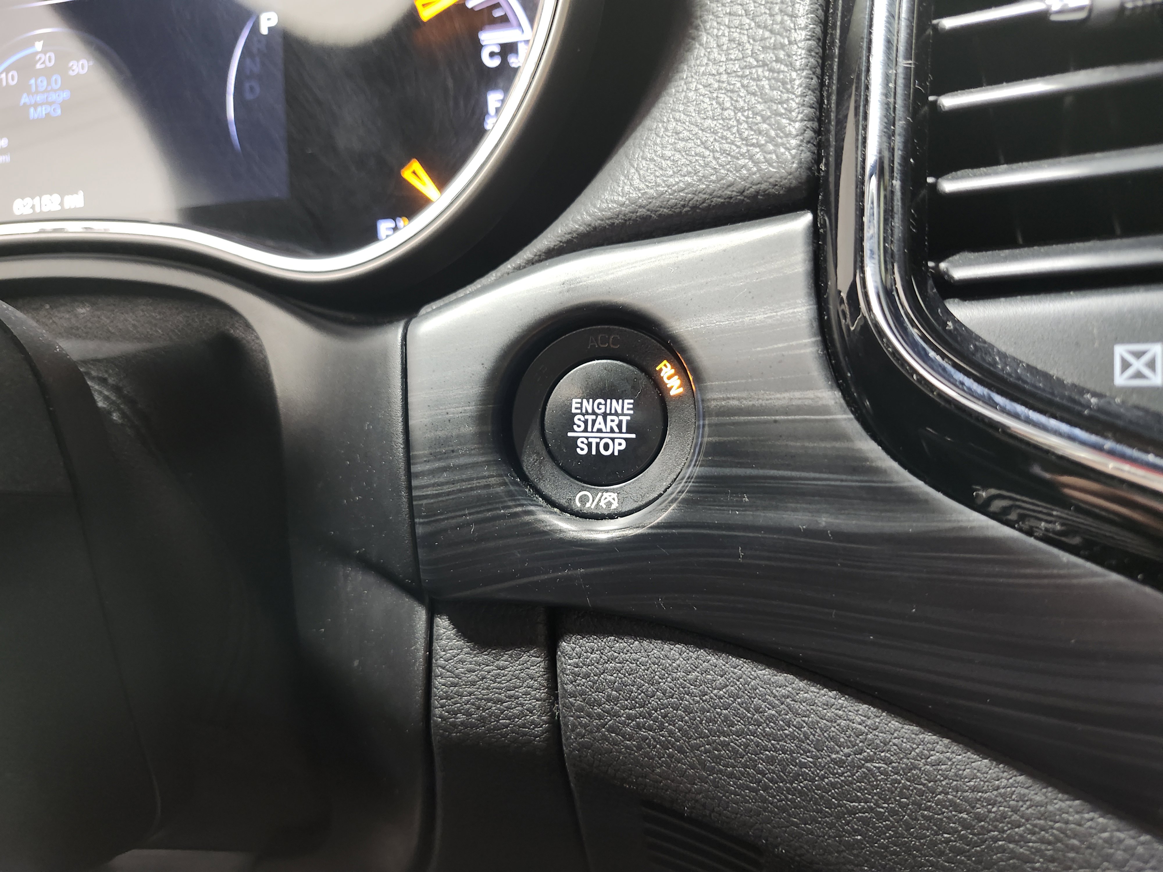 Used 2019 Jeep Grand Cherokee Altitude image 10