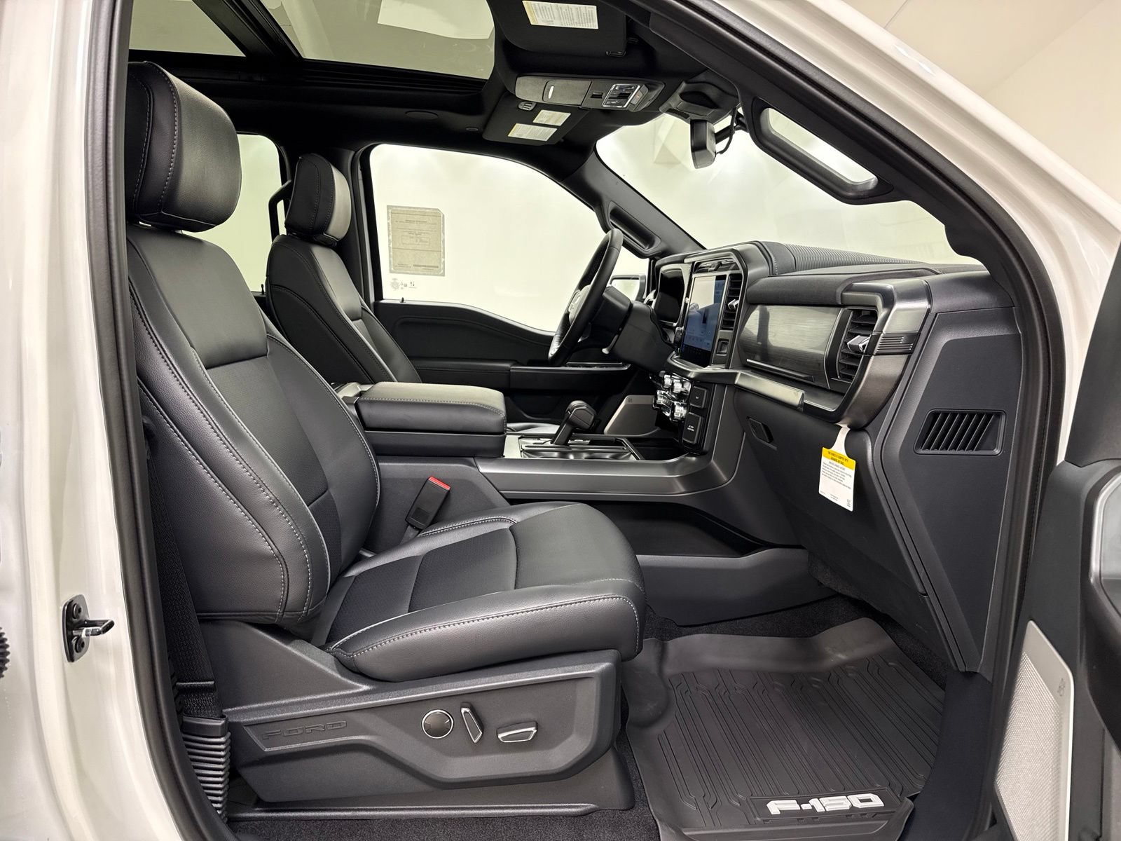 New 2026 Ford F150 Lariat w/ Equipment Group 502A High AWD/4WD image 33