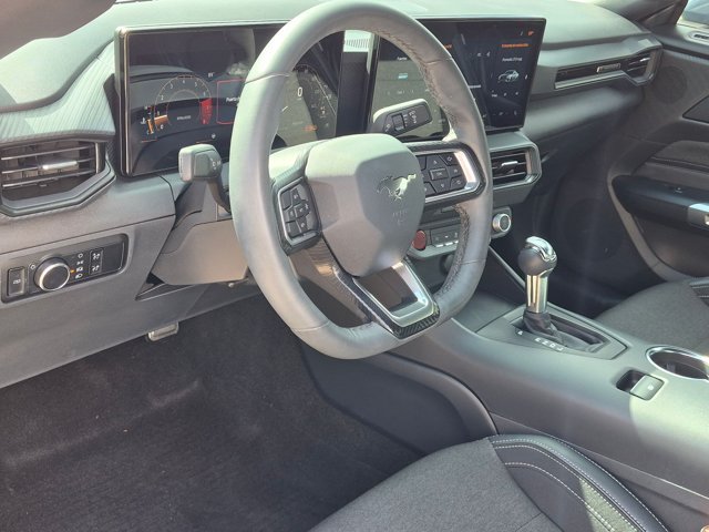 Used 2024 Ford Mustang Coupe RWD image 9