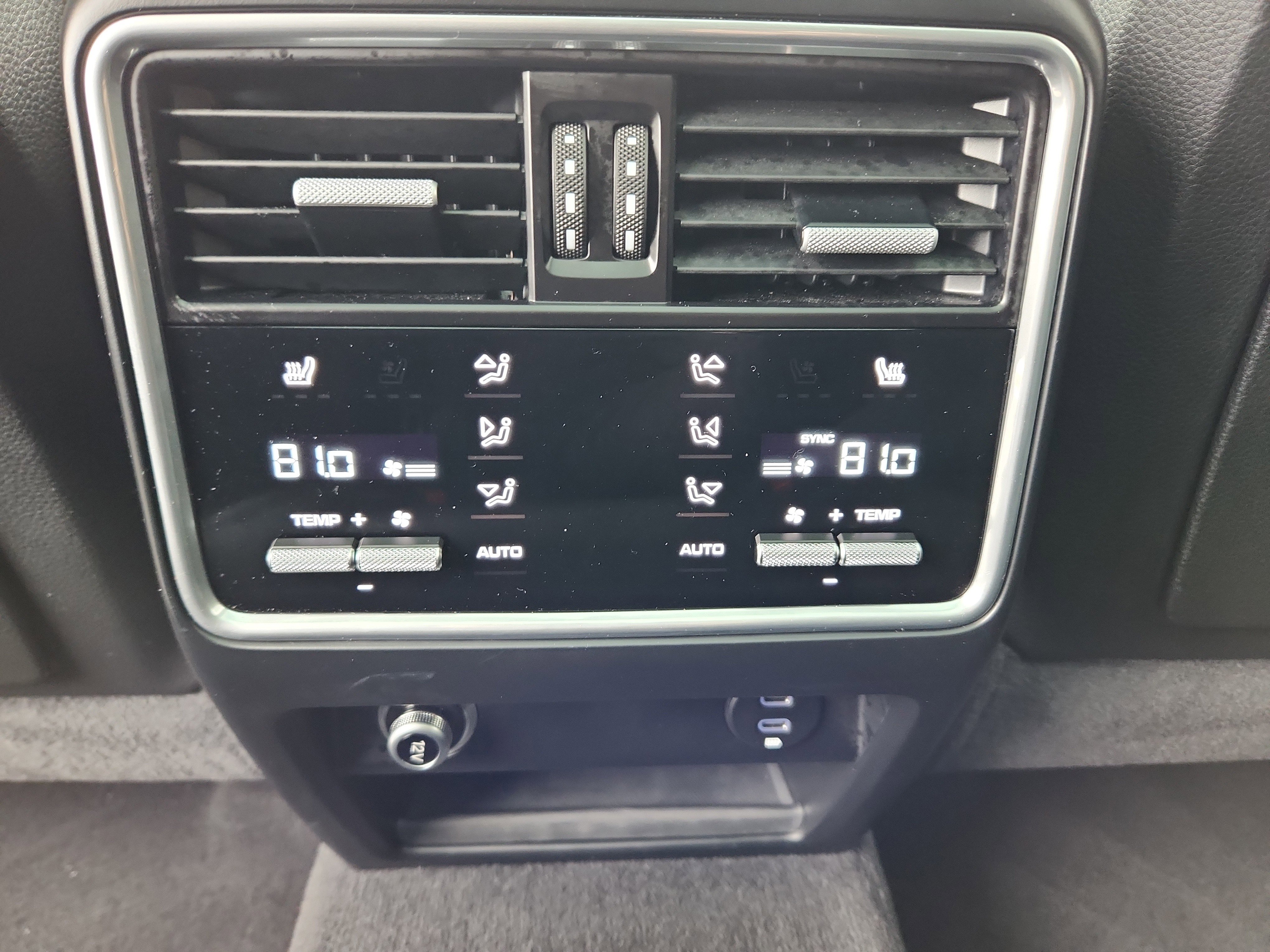 Used 2020 Porsche Cayenne image 28