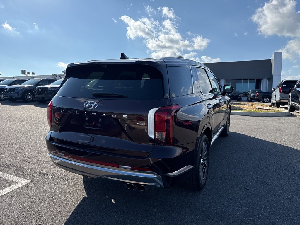 Used 2024 Hyundai Palisade Calligraphy image 4