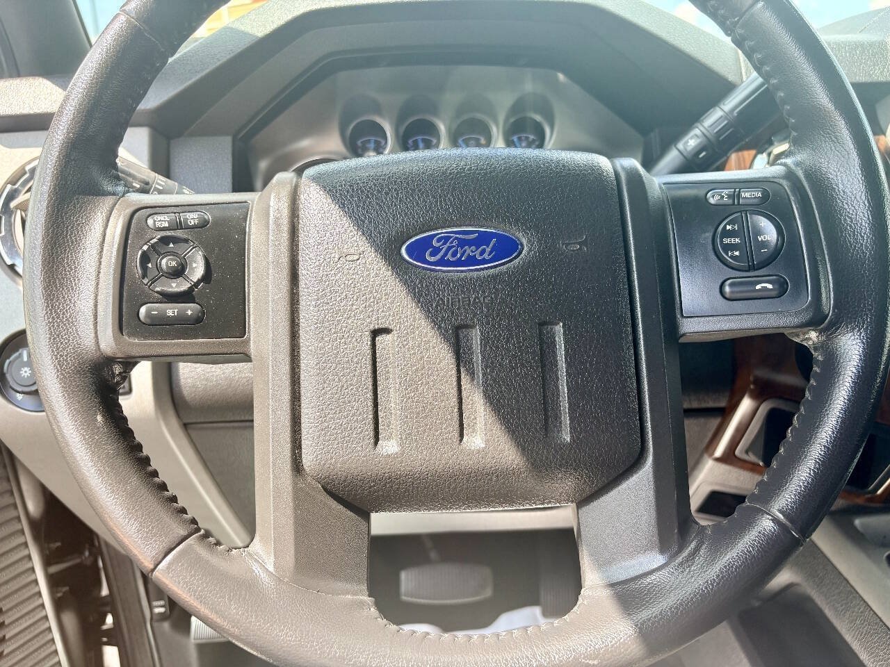Used 2014 Ford F250 Lariat w/ Lariat Interior Package AWD/4WD image 14