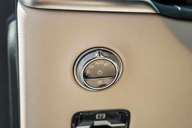 Used 2025 Mercedes-Benz GLC 350e 4MATIC image 42