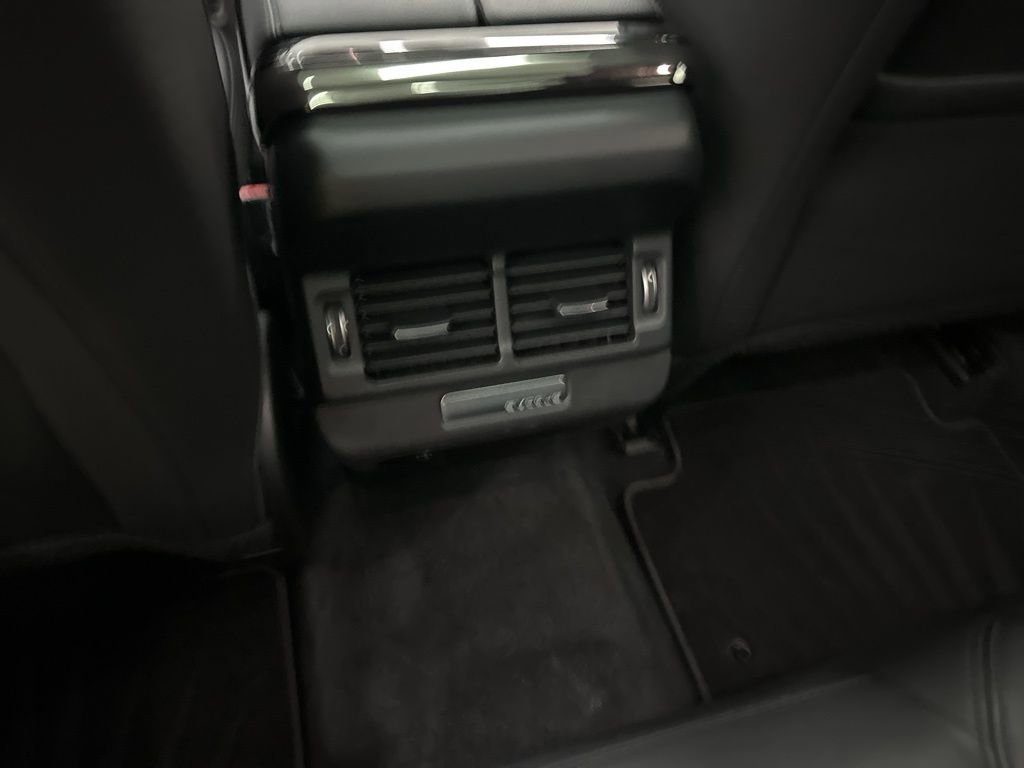 Used 2023 Land Rover Range Rover Evoque R-Dynamic SE image 23