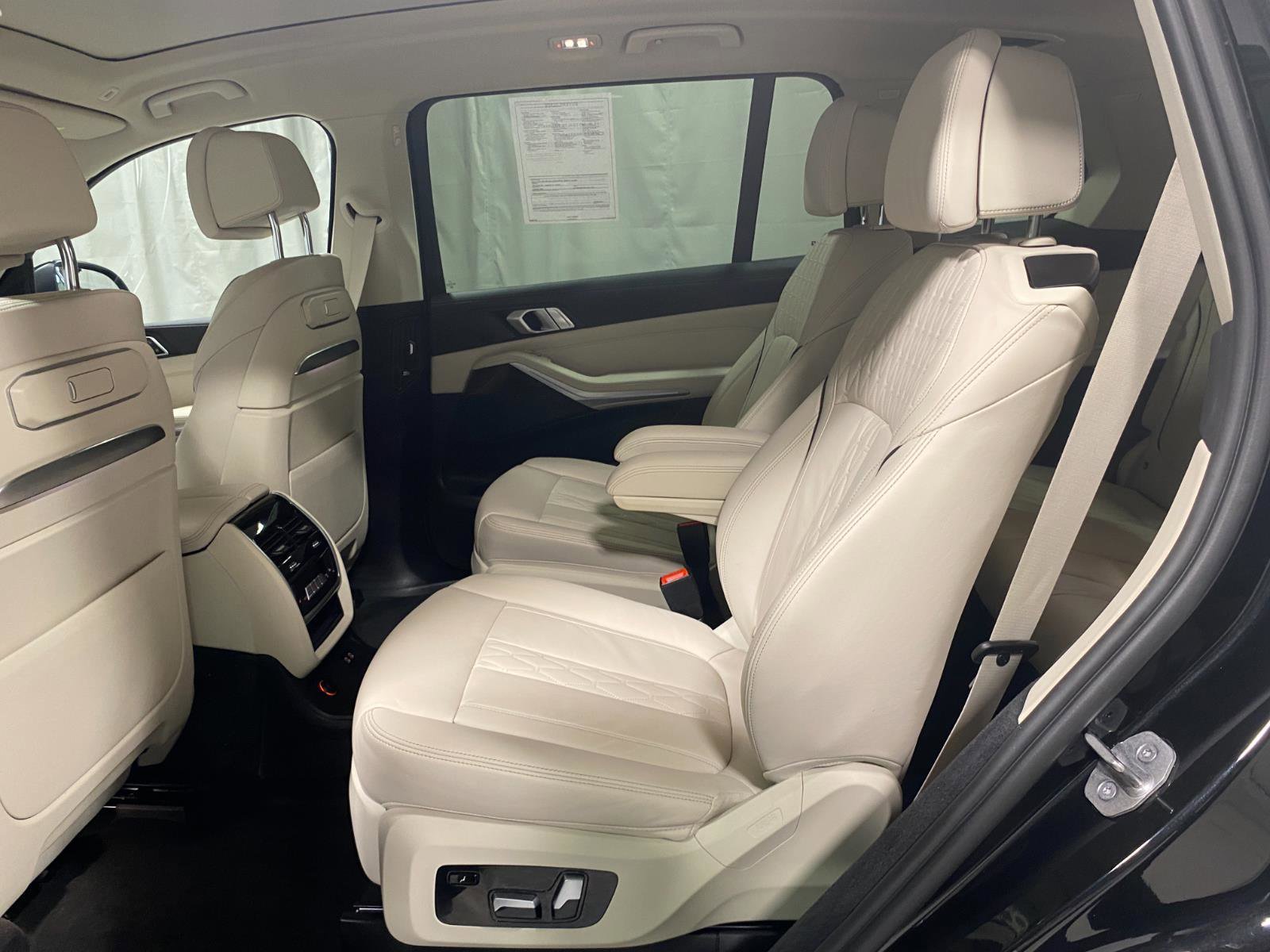Certified 2023 BMW X7 xDrive40i w/ Climate Comfort Package image 21