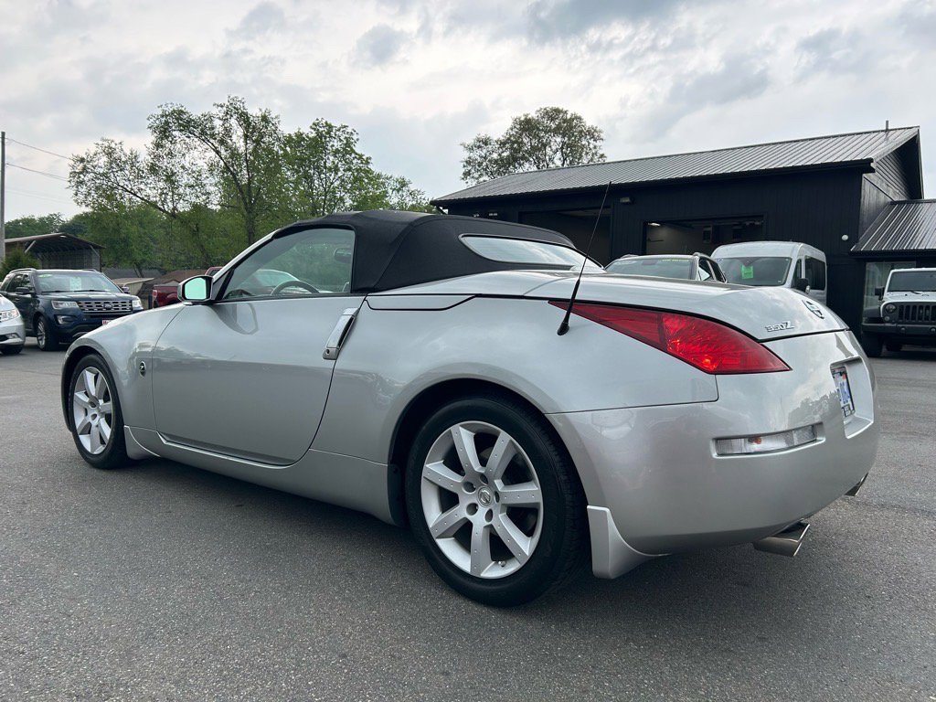 Used 2005 Nissan 350Z Touring image 19