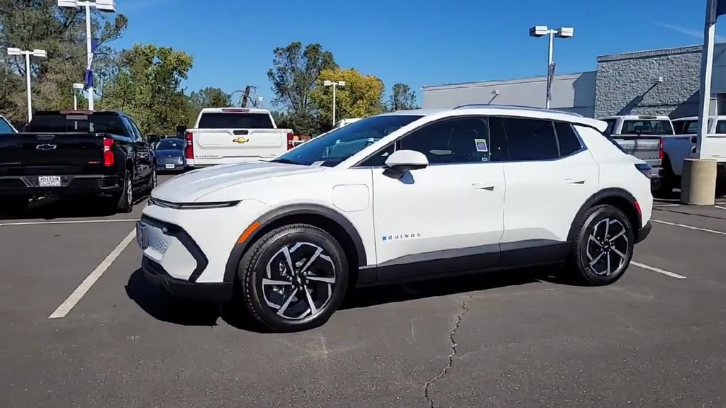 New 2026 Chevrolet Equinox EV LT image 5