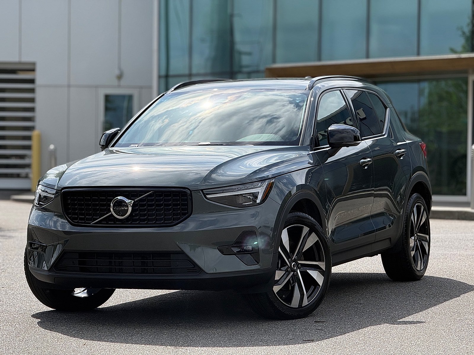 Certified 2026 Volvo XC40 B4 Plus