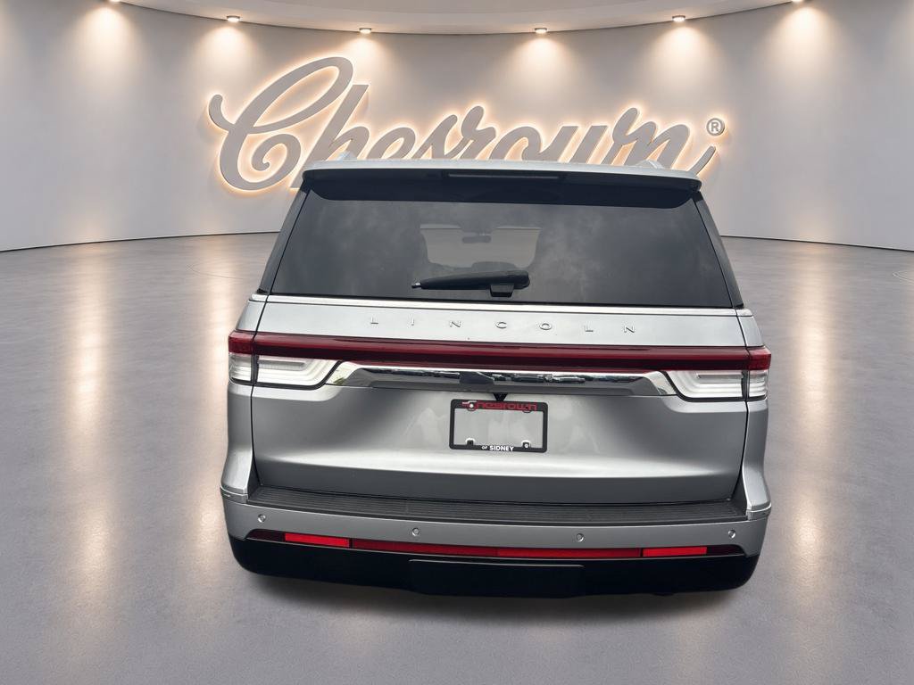Used 2022 Lincoln Navigator Reserve AWD/4WD image 4