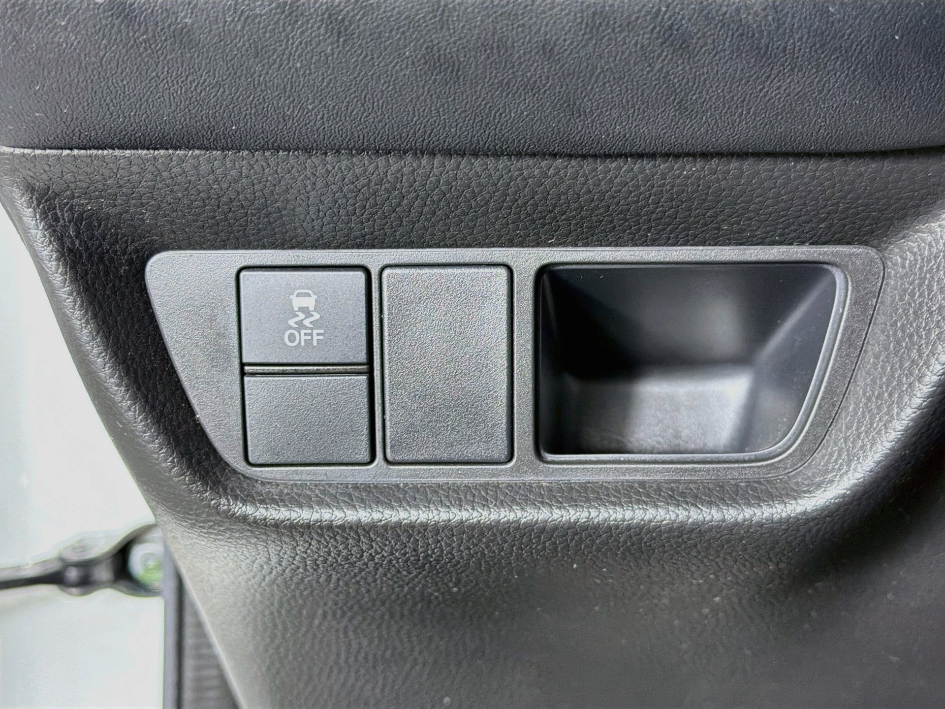 Used 2025 Honda HR-V Sport image 32
