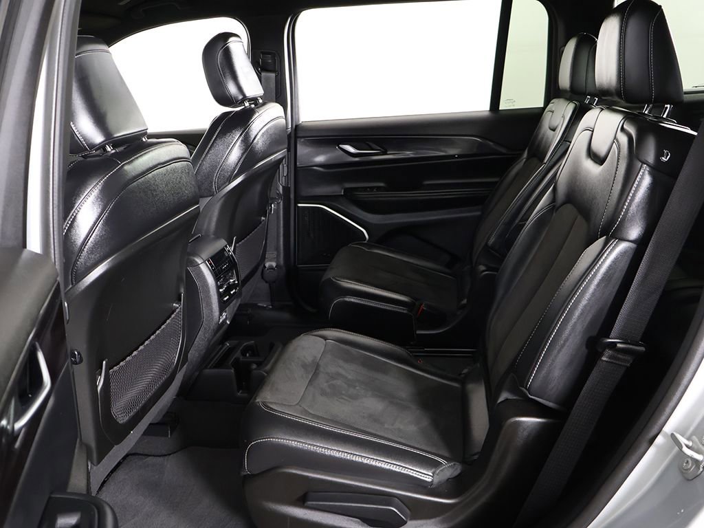 Used 2022 Jeep Grand Cherokee L Laredo AWD/4WD image 33
