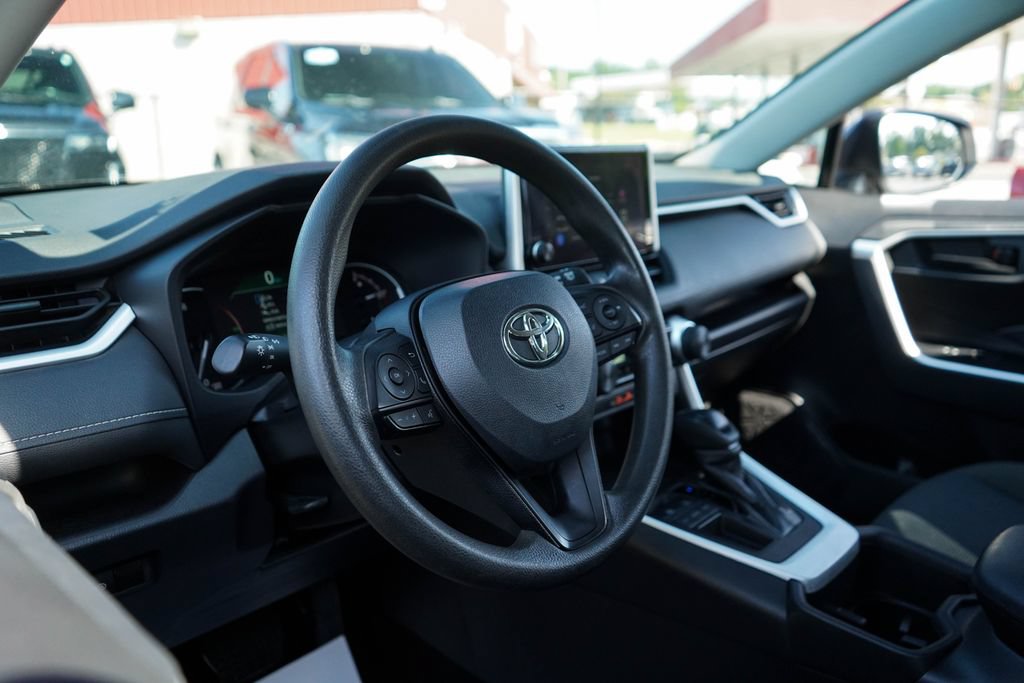 Used 2023 Toyota RAV4 LE FWD image 5