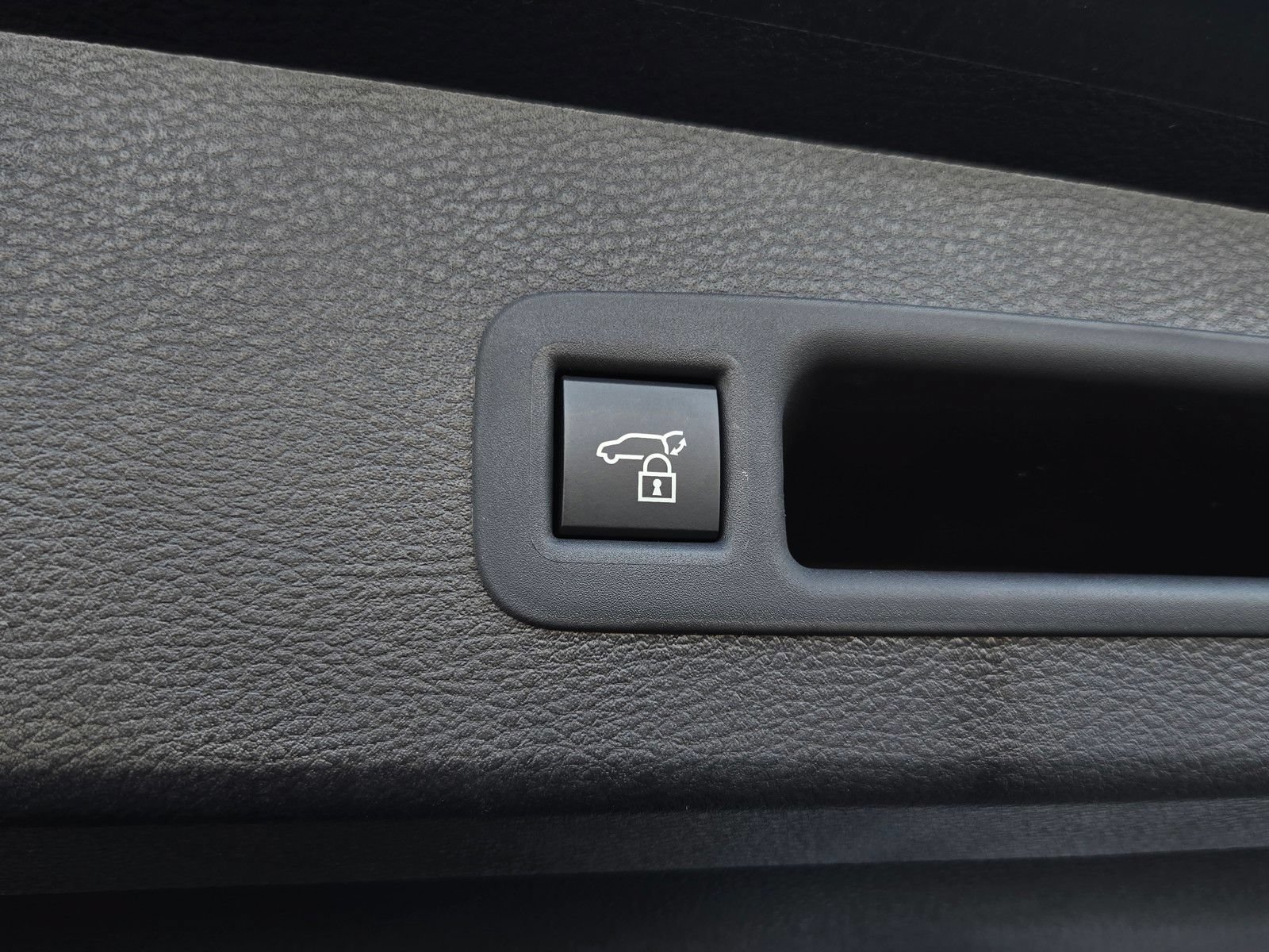 Certified 2026 Toyota Sienna XLE FWD image 27