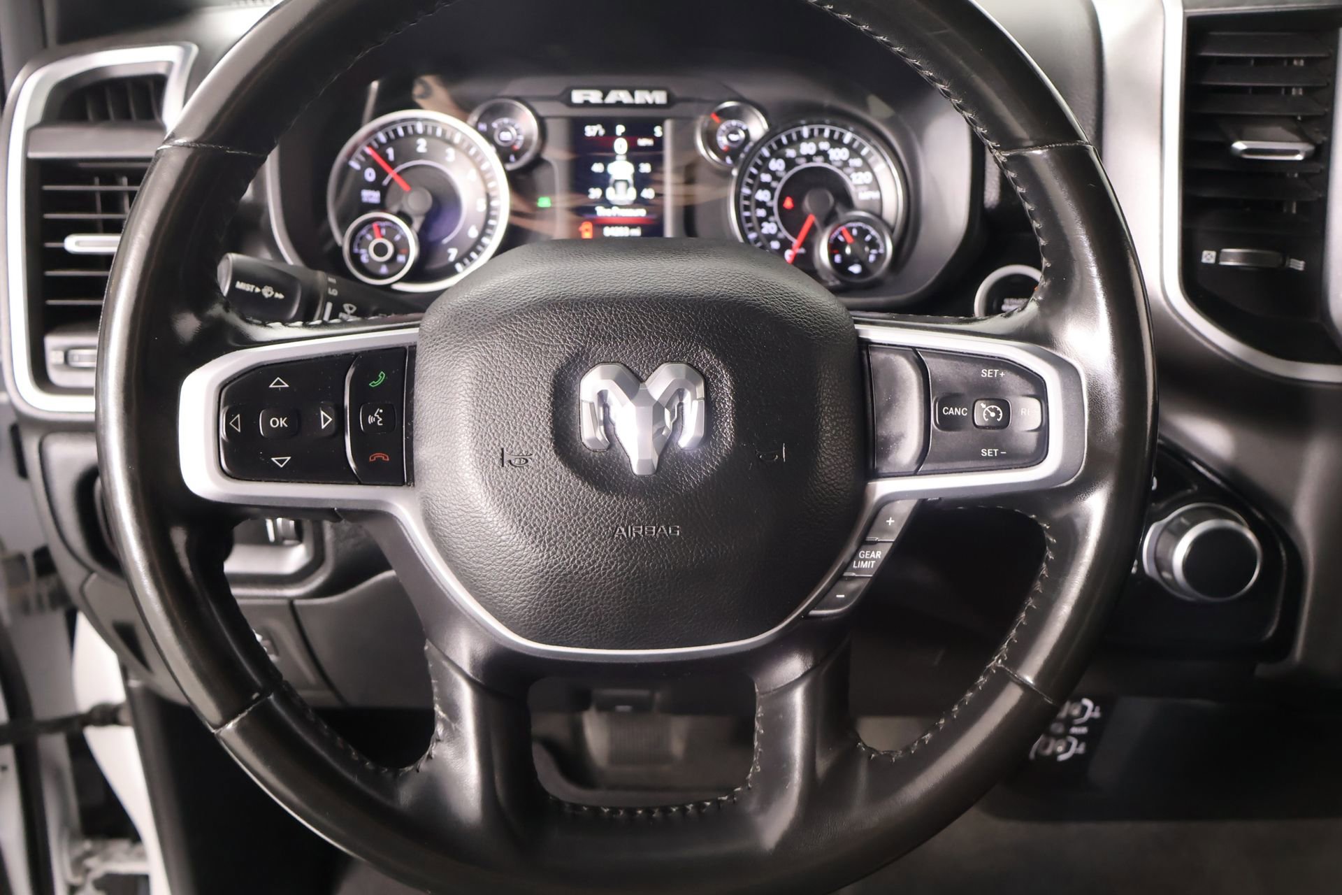 Used 2021 RAM 1500 Big Horn AWD/4WD image 3