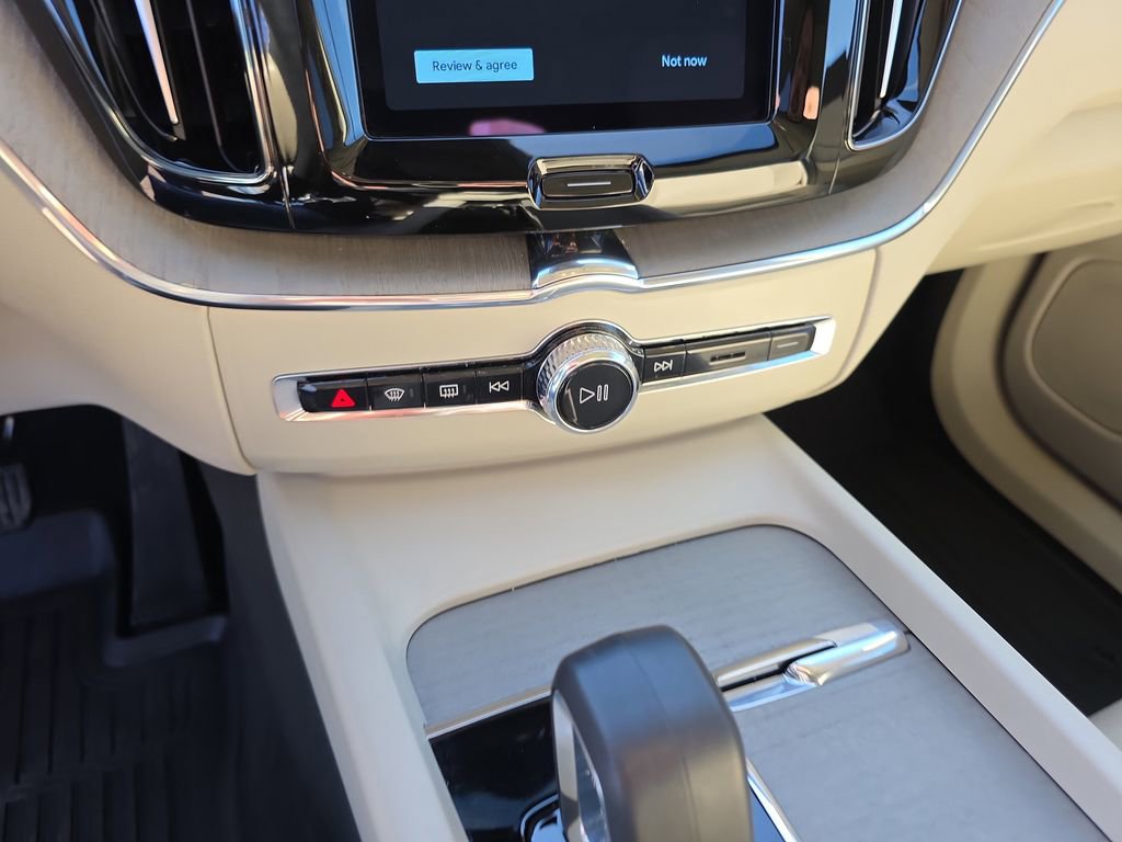 Used 2023 Volvo XC60 B5 Plus w/ Climate Package image 30
