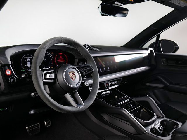 New 2026 Porsche Cayenne GTS image 4