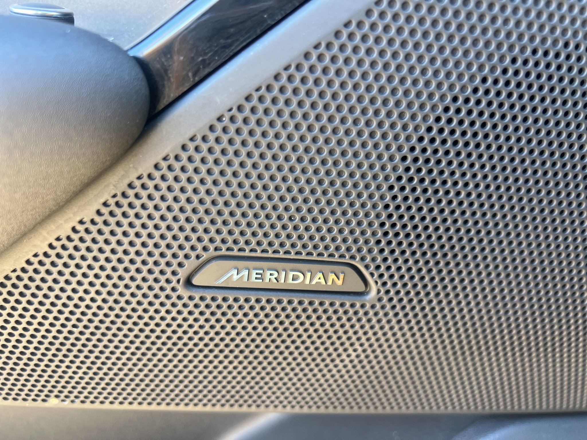 Used 2022 Land Rover Range Rover Velar S image 24